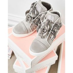 Szare Sneakersy Yummy Plume. Szare koturny damskie marki vices, bez obcasa, na platformie, bez zapięcia. Za 99,99 zł.