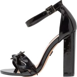 Sandały damskie: Lost Ink BEA BUCKLE BOW Sandały na obcasie black