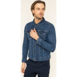 Kurtka jeansowa TOMMY HILFIGER Trucker Type3 MW0MW12554. Niebieskie kurtki męskie TOMMY HILFIGER, s, bez wzorów, z elastanu, bez kaptura. W wyprzedaży za 429,00 zł.