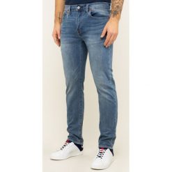 Jeansy Regular Fit Levi's® 502™ 29507-0472. Niebieskie jeansy męskie s, bez wzorów. W wyprzedaży za 319,00 zł.