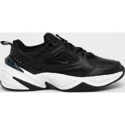 Nike Sportswear - Buty M2K Tekno. Czarne buty sportowe męskie Nike Sportswear, ze skóry, bez zapięcia. W wyprzedaży za 369,90 zł.