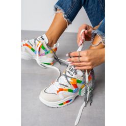 Beżowe buty sportowe sneakersy sznurowane casu 20g5/w. Brązowe buty dziewczęce sportowe Casu, bez wzorów, ze skóry ekologicznej, na sznurówki. Za 89,99 zł.