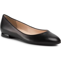 Baleriny HÖGL - 0-121020 Schwarz 0100. Czarne baleriny damskie HÖGL, bez wzorów, ze skóry, bez obcasa, na płaskiej podeszwie. Za 489,00 zł.