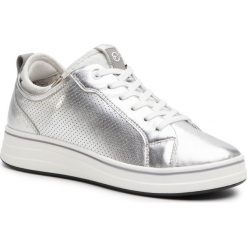 Sneakersy TAMARIS - 1-23716-24 Silver/White 950. Szare półbuty damskie Tamaris, ze skóry. W wyprzedaży za 279,00 zł.