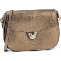 Torebka COCCINELLE - FO0 Mini Florence E1 FO0 15 01 01 Brass J41. Żółte listonoszki damskie Coccinelle, na co dzień, bez wzorów, ze skóry, bez dodatków. W wyprzedaży za 609,00 zł.