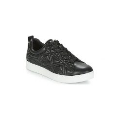 Buty Emporio Armani DELIA. Czarne trampki i tenisówki damskie marki Emporio Armani, bez wzorów, bez zapięcia. Za 615,20 zł.