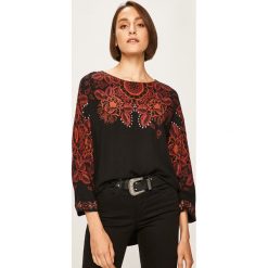 Desigual - Bluzka. Czarne bluzki damskie Desigual, s, bez wzorów, z wiskozy, z okrągłym kołnierzem, bez rękawów. W wyprzedaży za 219,90 zł.