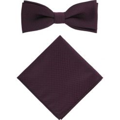 Mucha z poszetką MUW0001245. Czerwone muszki męskie marki Giacomo Conti, bez wzorów, eleganckie. Za 69,00 zł.