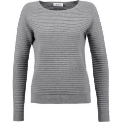 Swetry klasyczne damskie: Modström CLARICE Sweter grey melange