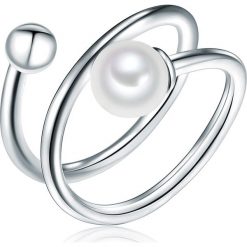 Pierścionek z perłą w kolorze białym. Szare pierścionki damskie Highstreet Jewels, Runway & Co., z perłą, srebrne. W wyprzedaży za 139,95 zł.