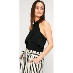 Answear - Top Stripes Vibes. Czarne bluzki z odkrytymi ramionami marki ANSWEAR, s, z elastanu, z dekoltem halter. W wyprzedaży za 59,90 zł.