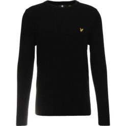 Lyle & Scott CREW NECK BLEND JUMPER Sweter true black. Czarne bez kategorii marki Lyle & Scott, s, z wełny. Za 379,00 zł.