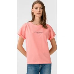 Tommy Hilfiger Essentials Koszulka Różowy. Różowe koszulki damskie TOMMY HILFIGER, xs, z haftami, z bawełny, bez kołnierzyka. Za 238,95 zł.
