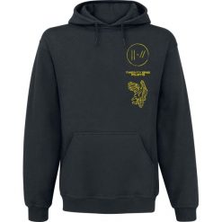 Twenty One Pilots Flyer Bluza z kapturem czarny. Czarne bluzy męskie marki Twenty One Pilots, l, z nadrukiem, z kapturem. Za 184,90 zł.