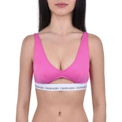 Calvin Klein KW0KW00586 High Apex Triangle-R CK Logo KW0KW00586 -658 Floks Pink (rozmiar S). Różowe stroje kąpielowe damskie Calvin Klein, s, bez wzorów, eleganckie. W wyprzedaży za 149,00 zł.