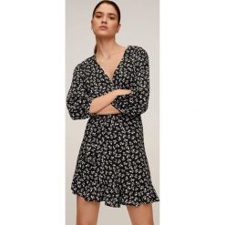 Mango - Spódnica Delhi6. Czarne spódniczki damskie Mango, na co dzień, s, w kwiaty, z wiskozy, casualowe, mini, rozkloszowane. Za 119,90 zł.
