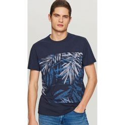 T-shirty męskie: T-shirt z nadrukiem liści – Granatowy