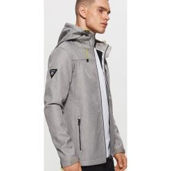 Bluza z polaru typu soft shell - Szary. Szare bluzy męskie rozpinane Cropp, l, z polaru. Za 159,99 zł.