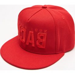 Czapka z daszkiem - Czerwony. Czerwone czapki męskie Cropp, bez wzorów. W wyprzedaży za 25,99 zł.