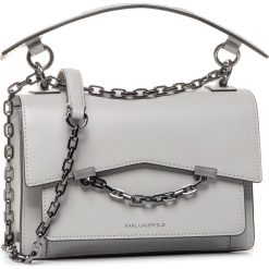 Torebka KARL LAGERFELD - 201W3049 Light Grey. Szare torebki klasyczne damskie KARL LAGERFELD, bez wzorów, ze skóry, klasyczne, bez dodatków. W wyprzedaży za 1099,00 zł.