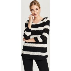 Sweter w kolorze czarno-białym. Czarne swetry damskie Zabaione, Hailys, xxl, bez wzorów, bez rękawów, bez kaptura. W wyprzedaży za 49,95 zł.