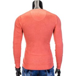 SWETER MĘSKI E74 - KORALOWY/MELANŻOWY. Pomarańczowe swetry klasyczne męskie marki Ombre Clothing, s, z bawełny, klasyczne, z dekoltem w serek. Za 49,00 zł.