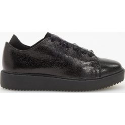 Sportowe buty - Czarny. Czarne halówki męskie marki Sinsay. Za 159,99 zł.