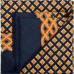 Szal męski 88-7M-S40-X1. Pomarańczowe szaliki męskie Wittchen, bez wzorów, z jedwabiu, eleganckie. Za 279,90 zł.