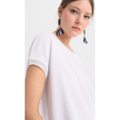 Bluzki, topy, tuniki: Banana Republic TRIM Tshirt z nadrukiem white