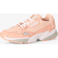 Adidas Originals - Tenisówki damskie z dodatkiem skóry – Falcon, różowy. Różowe trampki i tenisówki damskie adidas Originals, bez wzorów, ze skóry, bez zapięcia. Za 439,95 zł.