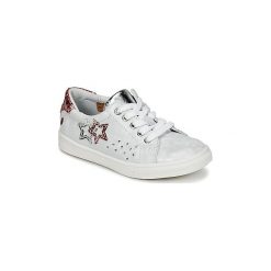 Buty Dziecko GBB SABINE. Białe trampki dziewczęce GBB, bez wzorów, bez zapięcia. Za 255,20 zł.