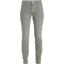 Mustang JASMIN SLIM Jeansy Slim Fit chinios green. Niebieskie jeansy damskie marki Mustang, z aplikacjami, z bawełny. Za 339,00 zł.