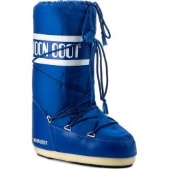 Śniegowce MOON BOOT - Nylon 14004400075 Electric Blue D. Niebieskie kozaki damskie Moon Boot, na zimę, ze skóry ekologicznej, na niskim obcasie, bez zapięcia. W wyprzedaży za 309,00 zł.