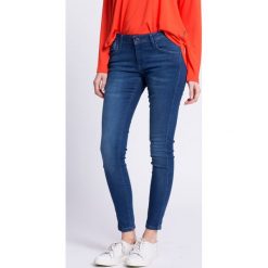 Pepe Jeans - Jeansy Aero. Niebieskie jeansy damskie marki Pepe Jeans, z elastanu, z obniżonym stanem. W wyprzedaży za 239,90 zł.
