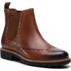 Sztyblety CLARKS - Batcombe Top 261281457 Dark Tan Leather. Pomarańczowe sztyblety męskie marki Clarks, ze skóry, bez zapięcia. W wyprzedaży za 289,00 zł.
