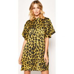 Sukienka koszulowa Just Cavalli S02CT1033. Żółte sukienki damskie Just Cavalli, na co dzień, s, bez wzorów, z wiskozy, z koszulowym kołnierzykiem, bez rękawów, proste. W wyprzedaży za 1039,00 zł.
