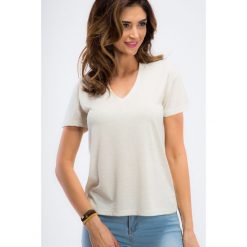Kremowy t-shirt z błyszczącą nitką 21311. Białe t-shirty damskie marki Fasardi, m. Za 19,00 zł.