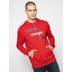 Bluza Wrangler Repeat W6A8HAXWO. Czerwone bluzy męskie Wrangler, xl, bez wzorów, bez kołnierzyka, bez rękawów, bez kaptura. W wyprzedaży za 179,00 zł.