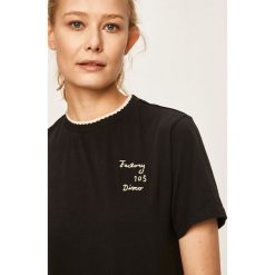 Scotch & Soda - T-shirt. Czarne bluzki damskie Scotch & Soda, s, bez wzorów, z bawełny, z okrągłym kołnierzem. W wyprzedaży za 129,90 zł.