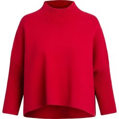 Sweter w kolorze czerwonym. Czerwone swetry damskie Apart, bez wzorów, bez rękawów, bez kaptura. W wyprzedaży za 254,95 zł.