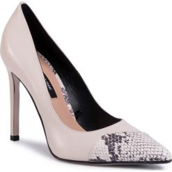 Szpilki GINO ROSSI - DCI964-895-1060-3100-0 Beige. Brązowe półbuty damskie Gino Rossi, bez wzorów, ze skóry, eleganckie, bez obcasa, na obcasie, bez zapięcia. Za 359,00 zł.