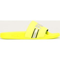 Fila - Klapki Oceano. Żółte kapcie męskie Fila, z gumy. W wyprzedaży za 139,90 zł.