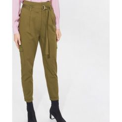 Spodnie cargo carrot fit Mohito Cares - Khaki. Brązowe spodnie damskie Mohito. Za 139,99 zł.