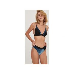 Be Sensual Biustonosz. Czarne biustonosze Undress Code, bez wzorów, z weluru. Za 230,00 zł.