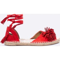 Medicine - Espadryle Cape Town. Czerwone koturny damskie MEDICINE, bez wzorów, z materiału, bez obcasa, na koturnie. W wyprzedaży za 39,90 zł.
