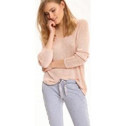 Sweter długi rękaw damski. Różowe swetry damskie TROLL, na lato, s, bez wzorów, z długim rękawem, długie, bez kaptura. W wyprzedaży za 29,99 zł.