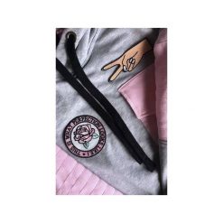 Http://lapnas.pl/shop/bluzy-z-kapturem/bluza-z-kapturem-perfection/. Szare bluzy damskie marki ŁAP NAS, na wiosnę, s, z aplikacjami, z bawełny, bez rękawów, z kapturem. Za 169,00 zł.