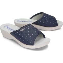 INBLU PL-45 granatowy, klapki damskie. Niebieskie koturny damskie Inblu, bez obcasa, na koturnie, bez zapięcia. Za 49,90 zł.