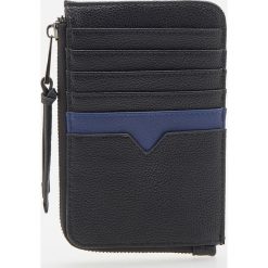 Etui na karty - Czarny. Czarne etui męskie marki Reserved. Za 59,99 zł.