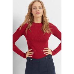 Prążkowany sweter. Niebieskie swetry klasyczne damskie marki Orsay, s, z dzianiny, z okrągłym kołnierzem. Za 69,99 zł.